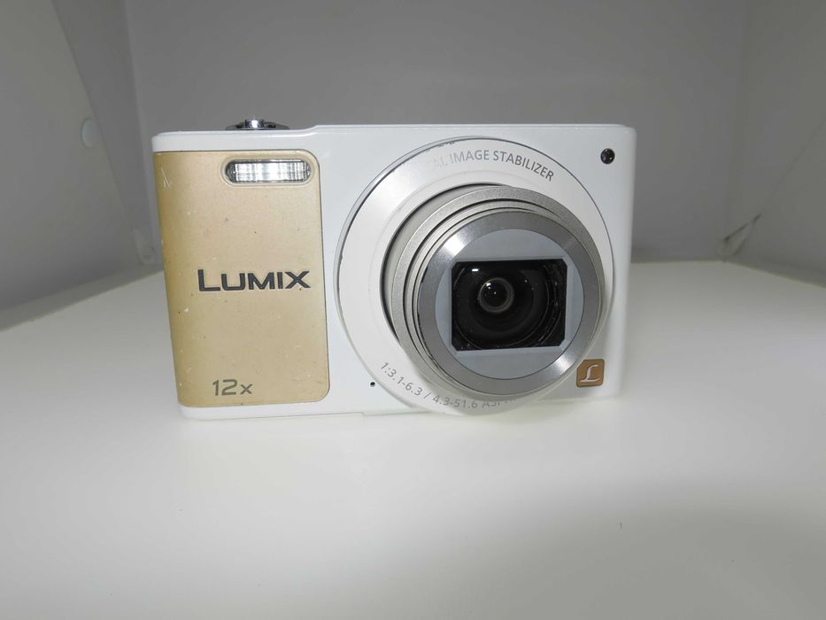 Panasonic Lumix SZ10 компактен фотоапарат с флип скрин цифрова камера
