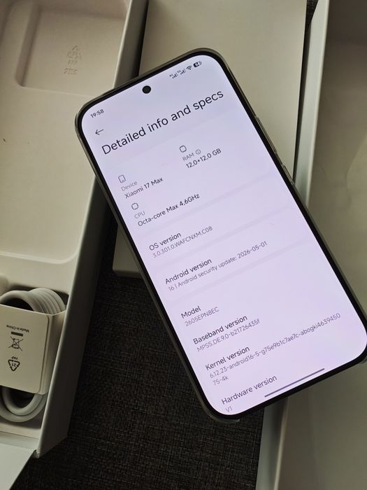 Чисто нов черeн Xiaomi MAX 12/512GB c  8000mAh battery,BG keyboard