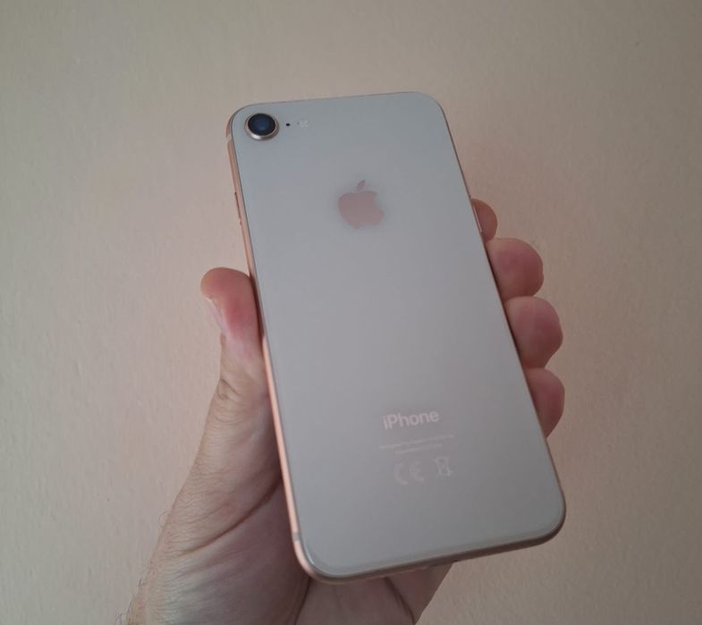 IPhone 8 pentru piese defect de piese recarosare Impecabil