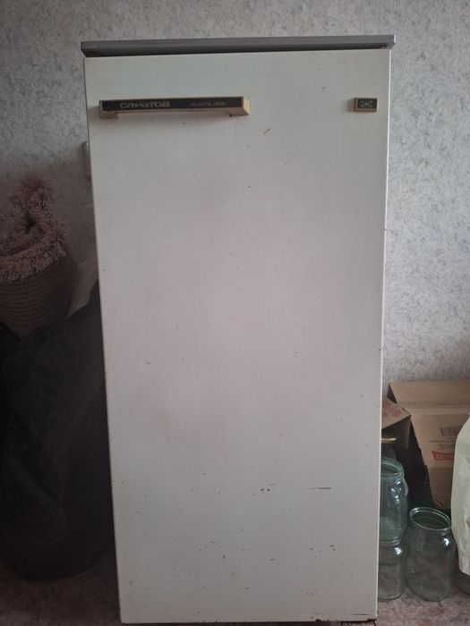 Холодильник метр в высоту 10.000 торг
