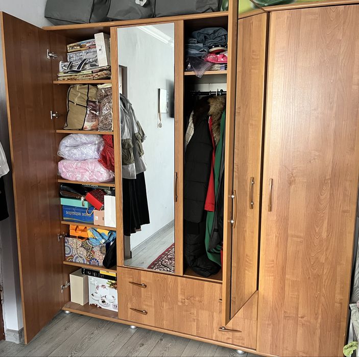 Продам шифоньер для спальни