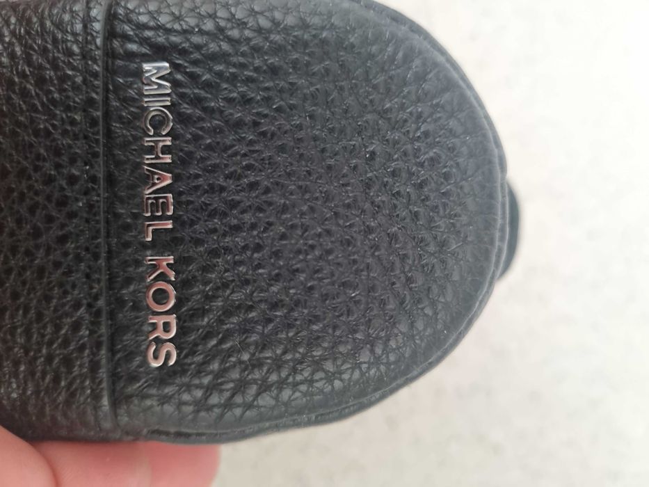 Оригинален Michael Kors ключодържател / мини портмоне "Rhea" – Естествена кожа