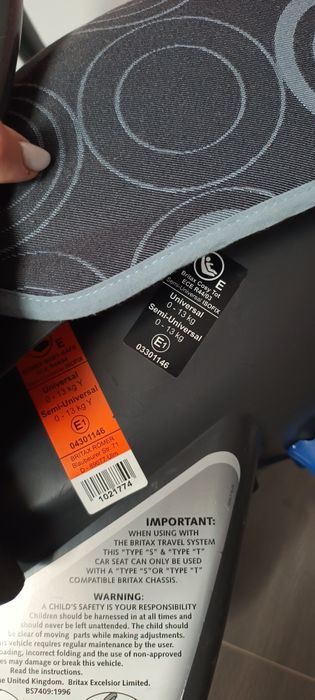 Scoica masina + jucarie