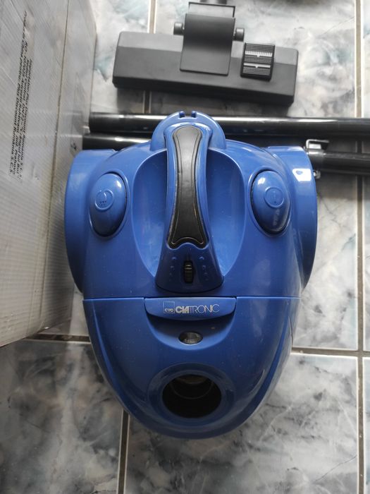 Aspirator cu sac în perfectă stare de funcționare. Este aproape nou.