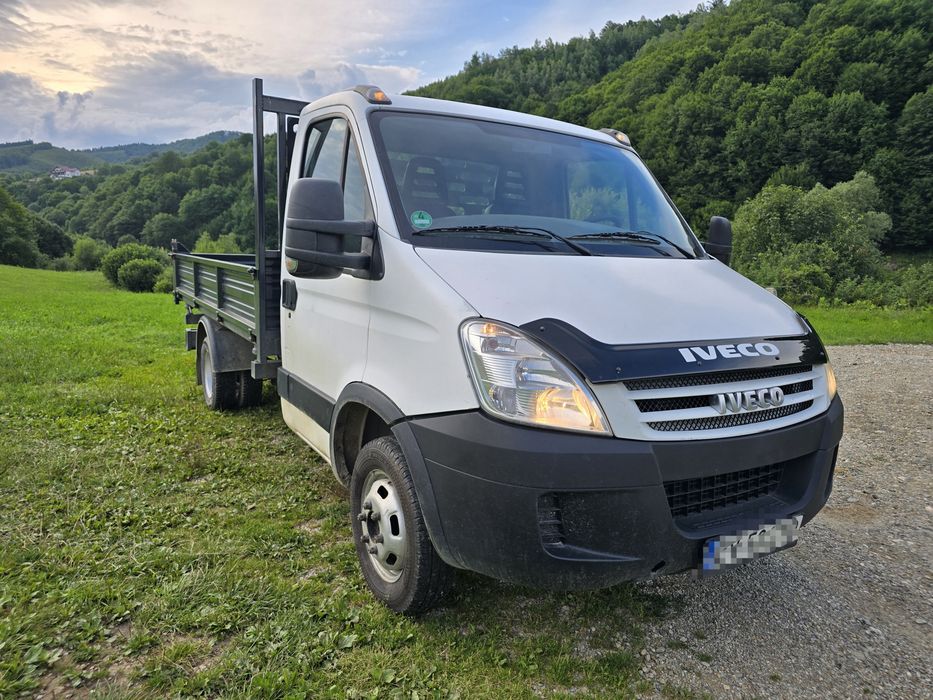 Iveco Daily 150. CP. 3.5 T . Basculabila 3 părți. *Înmatriculată *
