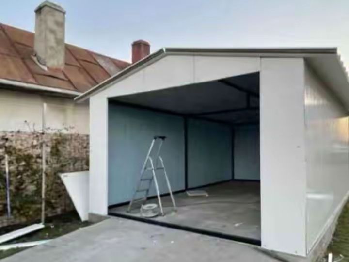 Hale metalice structurii complete
Lățime lungime și h 
5x20x4
6x20x4
8x20x4
10x20x4
12x20x4
14x20x4
16x20x4
18x30x4
20x50x4
Structurile sunt confecțio