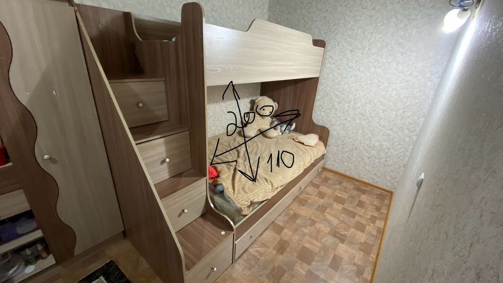 Продам стенку в комнату