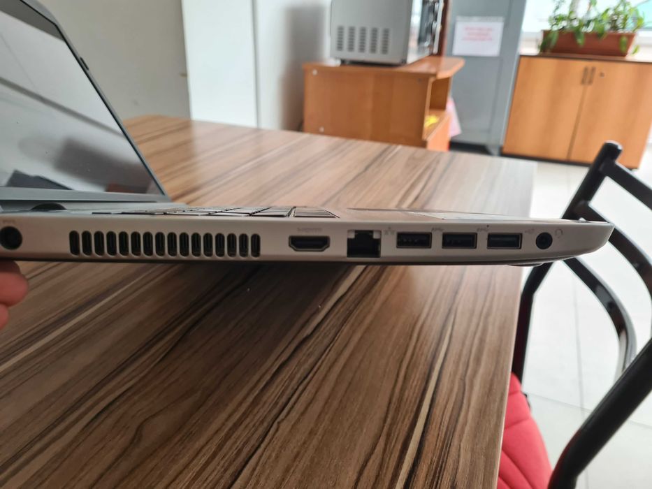 Продам ноутбук Dell Inspiron 17R 5737