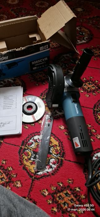 Оригинал перфоратор Makita HR2470 ва болгарка Makita 9565CVR сотилади.