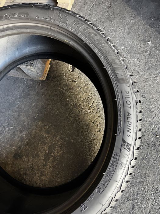 2 anvelope iarna 255/40/20 , Michelin , DOT 2023 , 6 mm !