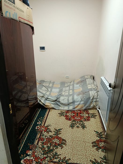 YengiHayot Chinor Qipchoq metro tarafda 2etaj 2xona qilingan