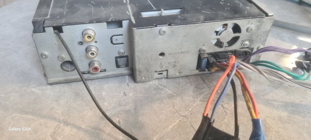 Продам магнитолу мафон