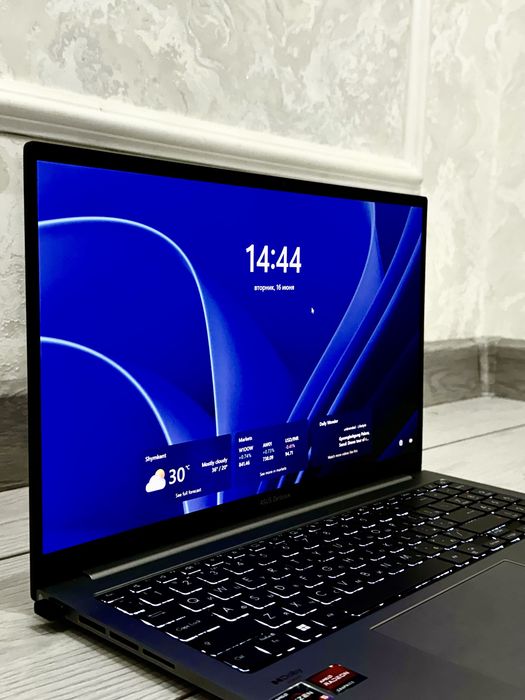 Asus Zenbook 15 OLED срочно