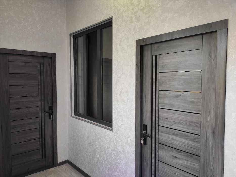 Квартира 3 хона. Янги курилган, катта йул юзига.