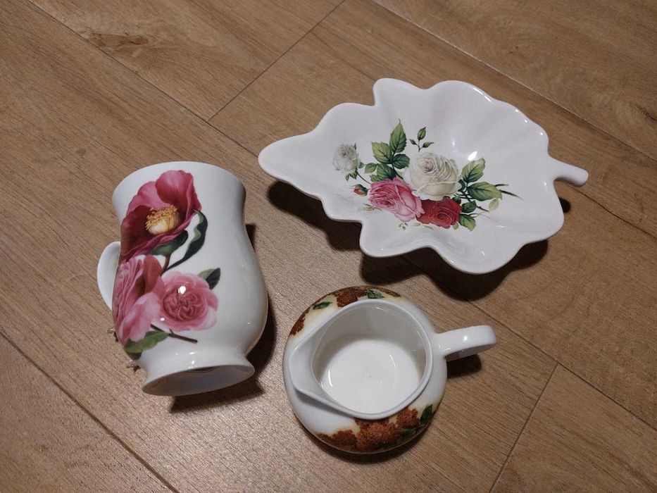 Vintage порцеланов комплект от три части, с цветни мотиви