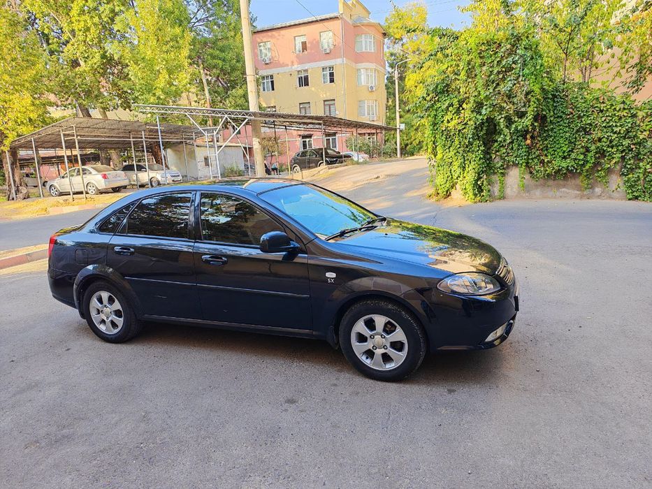 Ласетти жентра сотилади