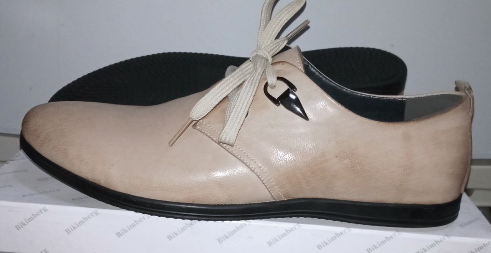 Женские туфли  .