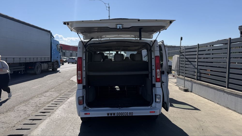 Vand opel vivaro 8+1