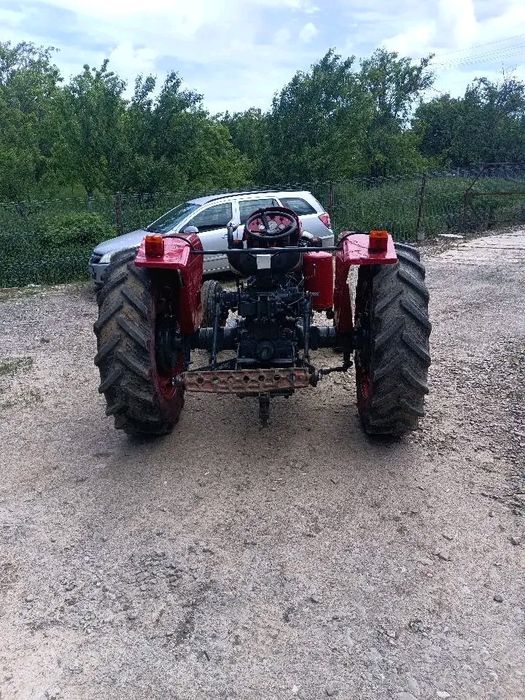 Se vinde tractor 550