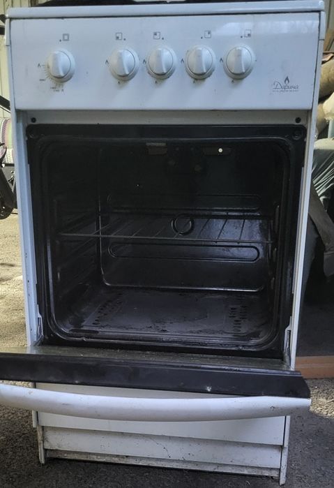 Продам газовую плиту