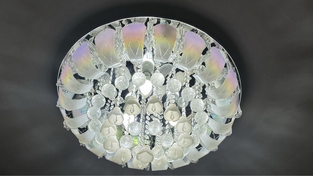 Продам люстру недорого