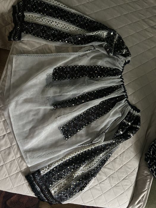 Vând IIE din bucovina cusuta manual. Vechime de 45 de ani