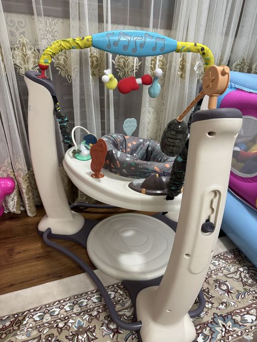 Ходунок, пригунок, игровой центр для малыша
