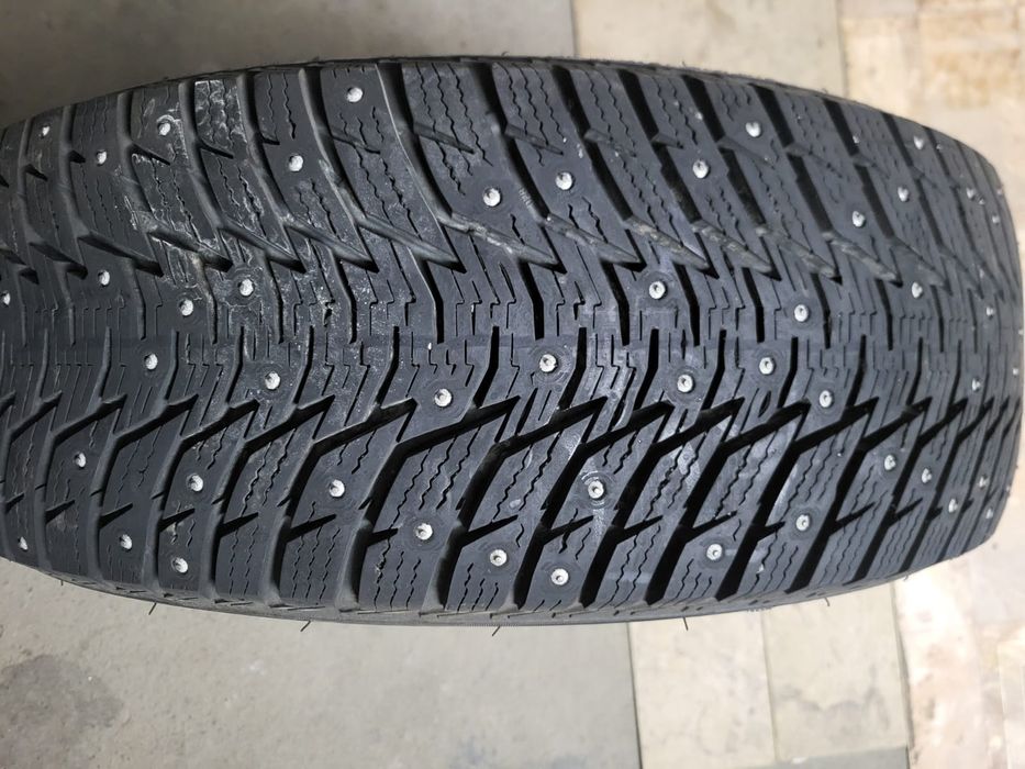 Шины почти новий