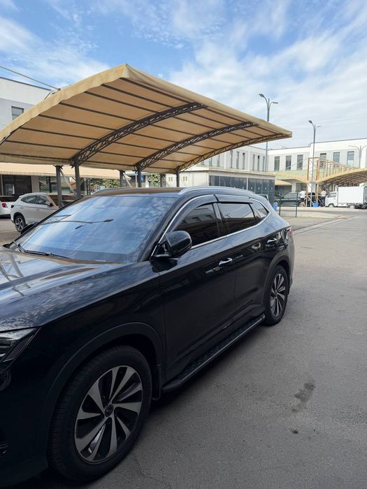 BYD chempyon 605 km yili 2023