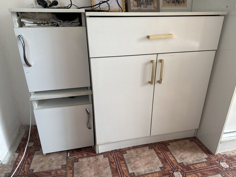 Шкаф купэ, камод и 2 шт.тумбы