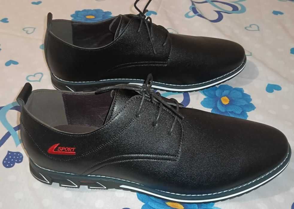 Pantofi numărul 48-49