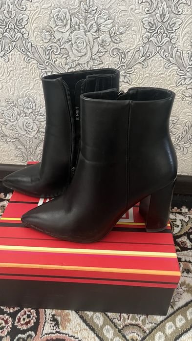 Продам осенние сапоги