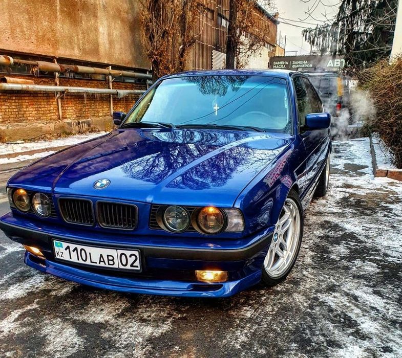 Бампер задний и передний на БМВ (BMW) е34
