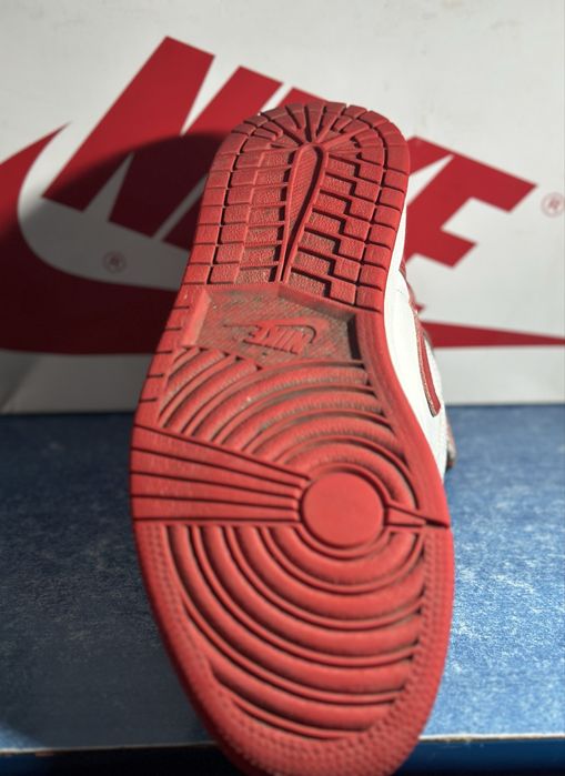 Vand sau shimb Jordan 1 high( nu adidas, puma)