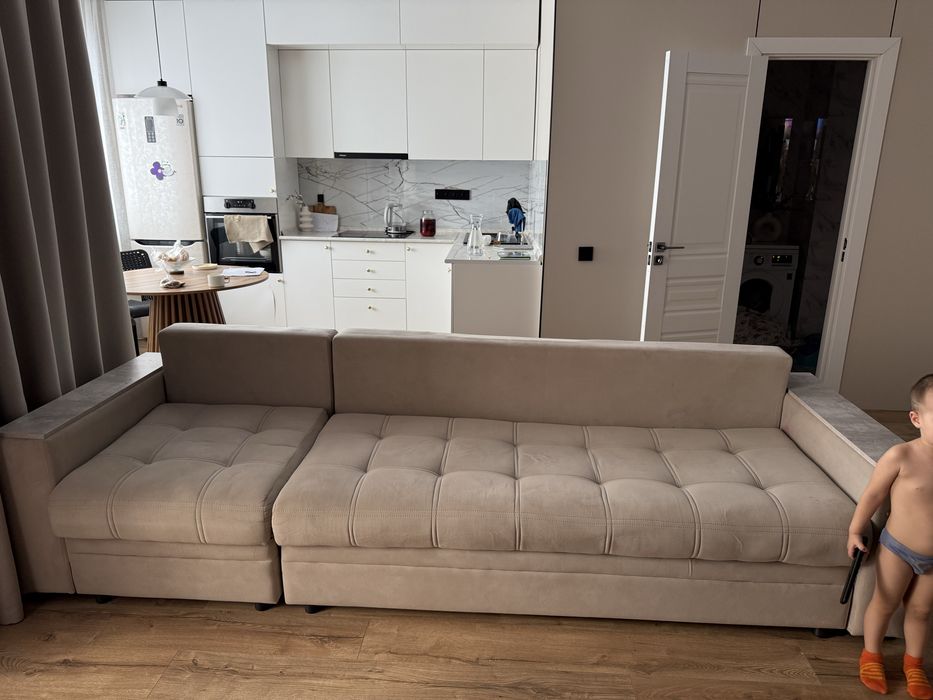 Продается диван.