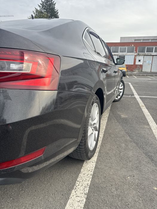 Skoda superb sedan dsg piele 1.6 tdi negru perlat
