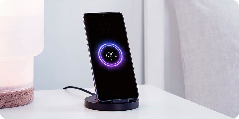 Подставка для смартфона с поддержкой быстрой беспроводной зарядки 20w