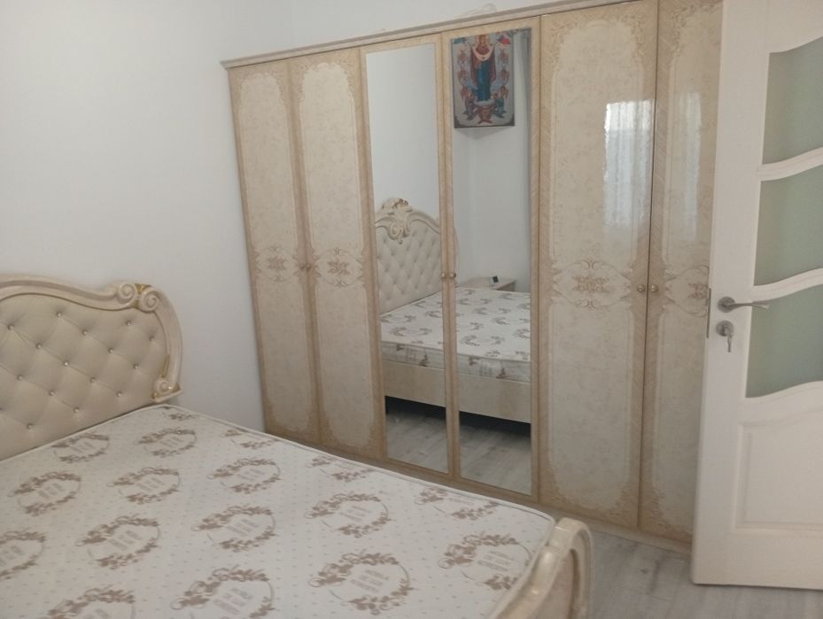 Închiriez casă !
