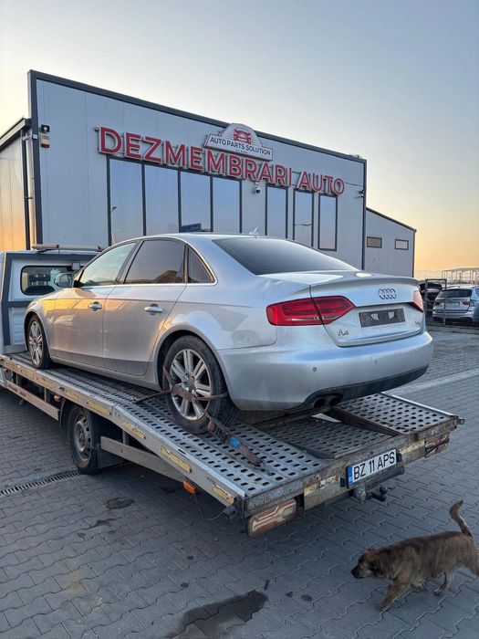 Dezmembram Audi A4 B8 2.0 TDI din 2010