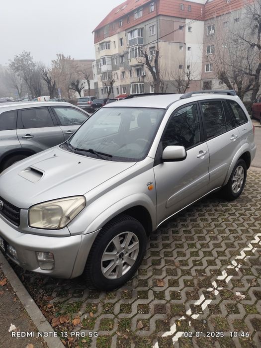 Vând Toyota RAV4 4×4