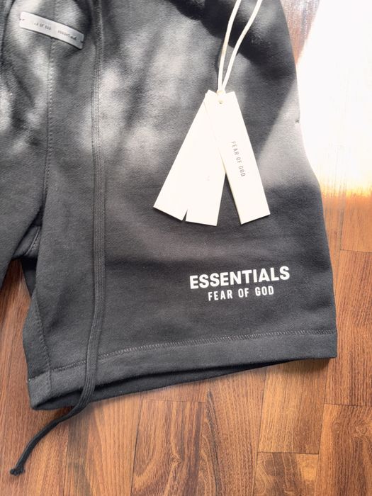 Essentials shorts два чифта