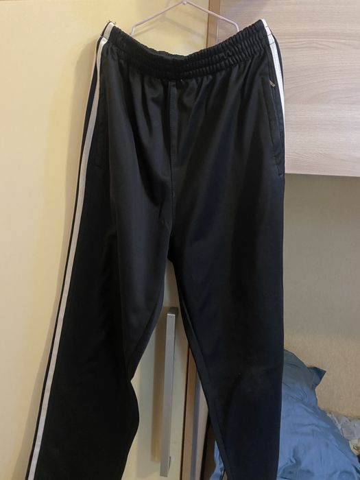 Джинсы, штаны и прочее.