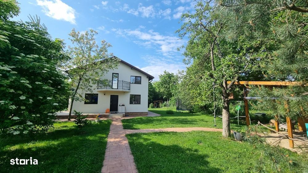 Casa spatioasa, excelenta pentru lucrul de acasa, 1500 mp teren