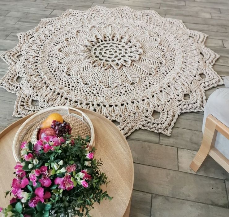 Круглый ковёр ручной работы