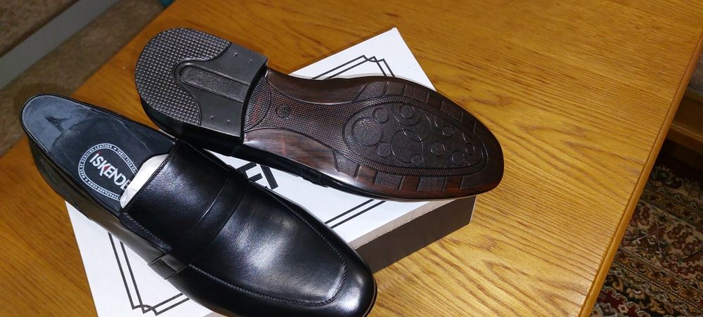 Мужской обувь 41 раз.Турецскийй  Фирмы  Iskender