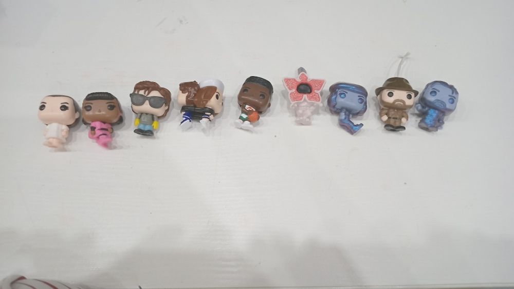 Фигурки очень странные дела