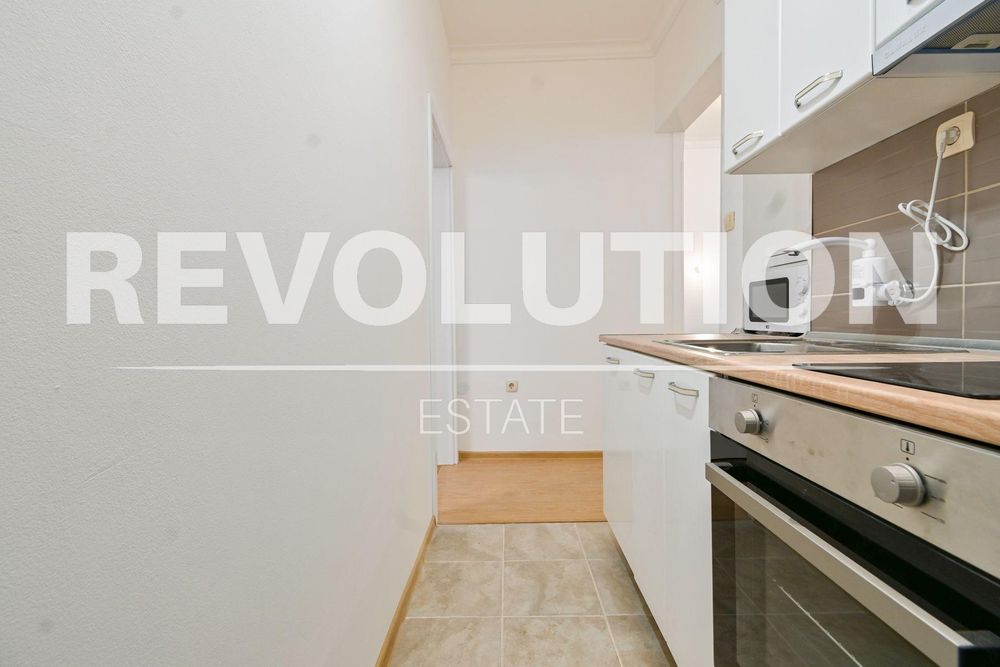 Тристаен апартамент в ж.к. Медицинска академия.