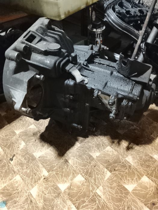 Продам 2 МКПП на ваз