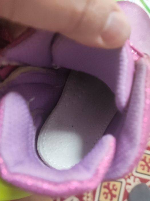 Продам ботиночки на девочку 27 размер