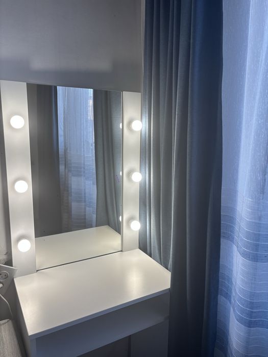 Продам комод с зеркалом